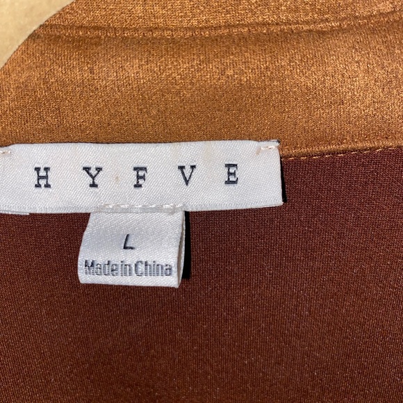 Shacket - Picture 2 of 3